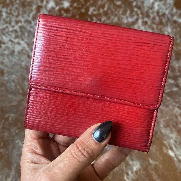 LOUIS VUITTON Epi red Portefeuille Elise Compact - Picture 9 of 11